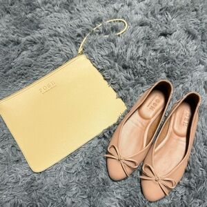 Leather flat shoes with pouch